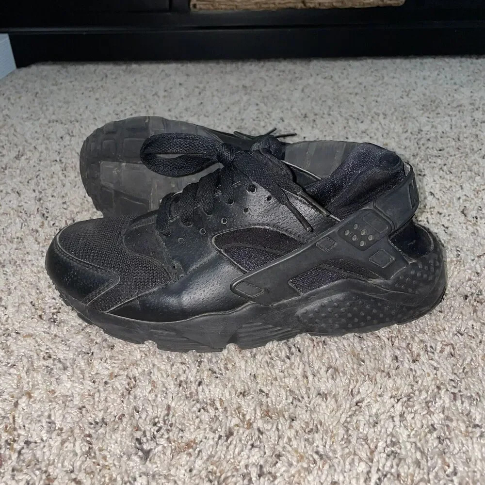 Nike Huarache Run‎ GS Triple Black Sneakers 654275-016 Size 6.5Y / Women's 8